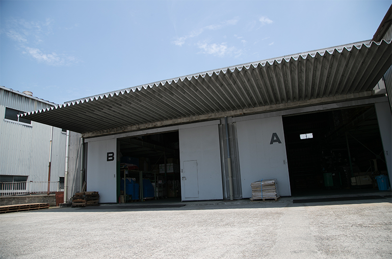 松原倉庫の写真